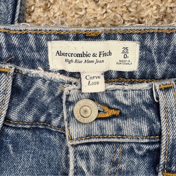 Abercrombie & Fitch Distressed High RIse Mom Jeans - Picture 9 of 12